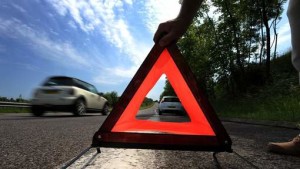 Panneau de signalisation d'un véhicule en panne