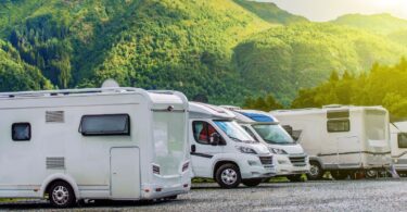 Améliorez votre expérience de voyage : accessoires essentiels pour camping-car et caravane