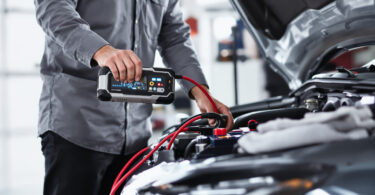 découvrez combien de temps il faut pour recharger une batterie de voiture et quel chargeur choisir pour une recharge efficace et sûre. guide pratique et conseils d'experts.