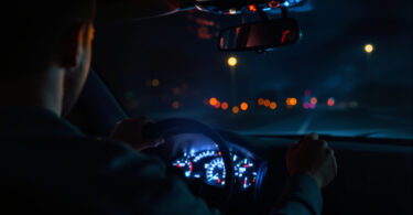 découvrez comment résoudre les problèmes de masse sur votre tableau de bord sapin de noël lorsque celui-ci s'éteint ou clignote. guide pratique et astuces.