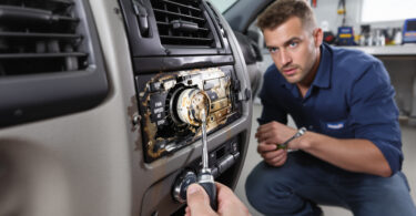 découvrez les causes et solutions lorsque la résistance de chauffage est hs, entraînant une absence de ventilation ou une vitesse de ventilation bloquée à fond.